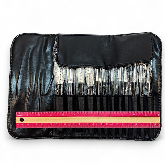 Marily Monroe 12 Piece Makeup Brush Set Black Travel Kit NWT - Picture 5 of 6